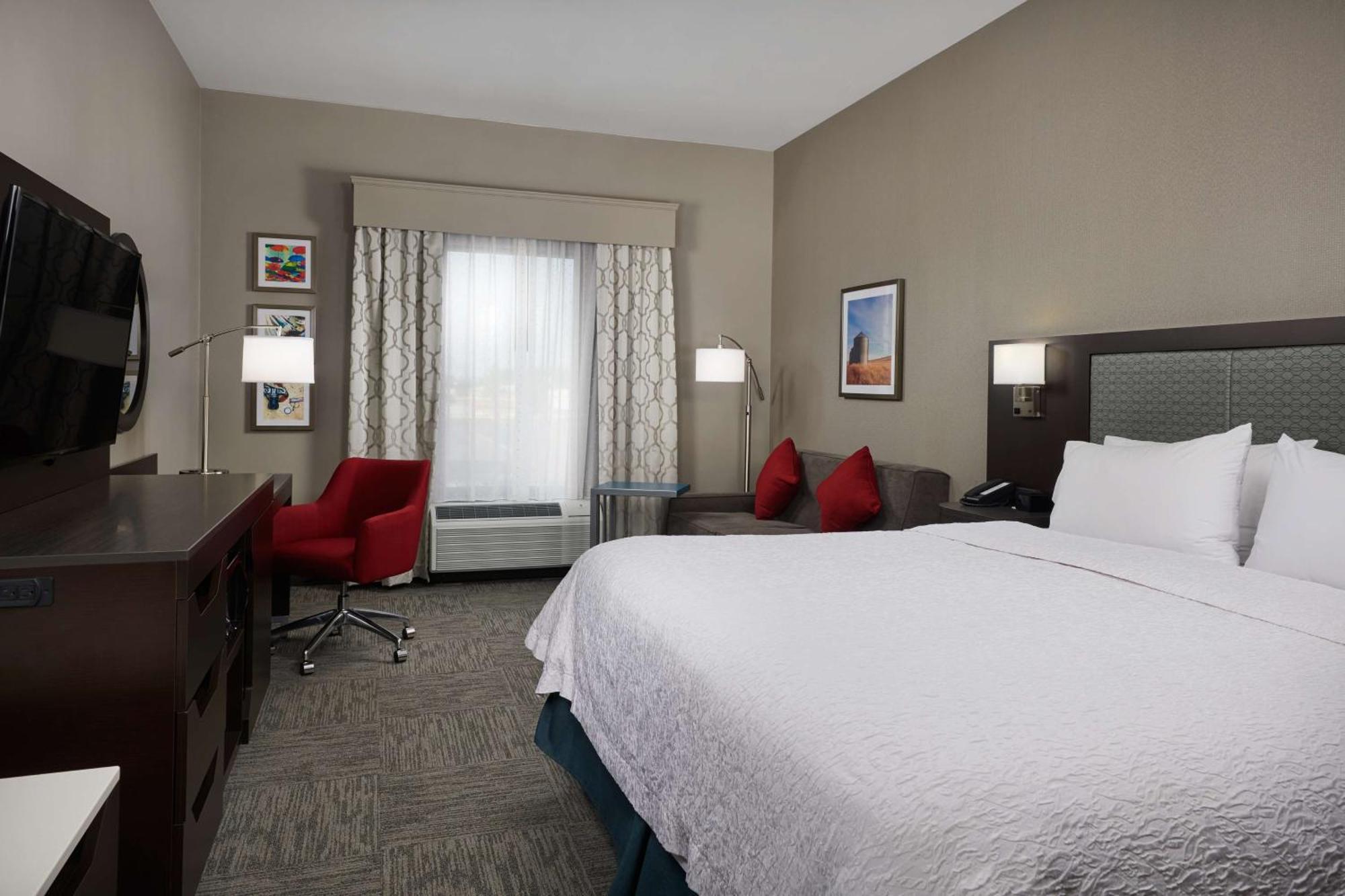 Hotel Hampton 3*