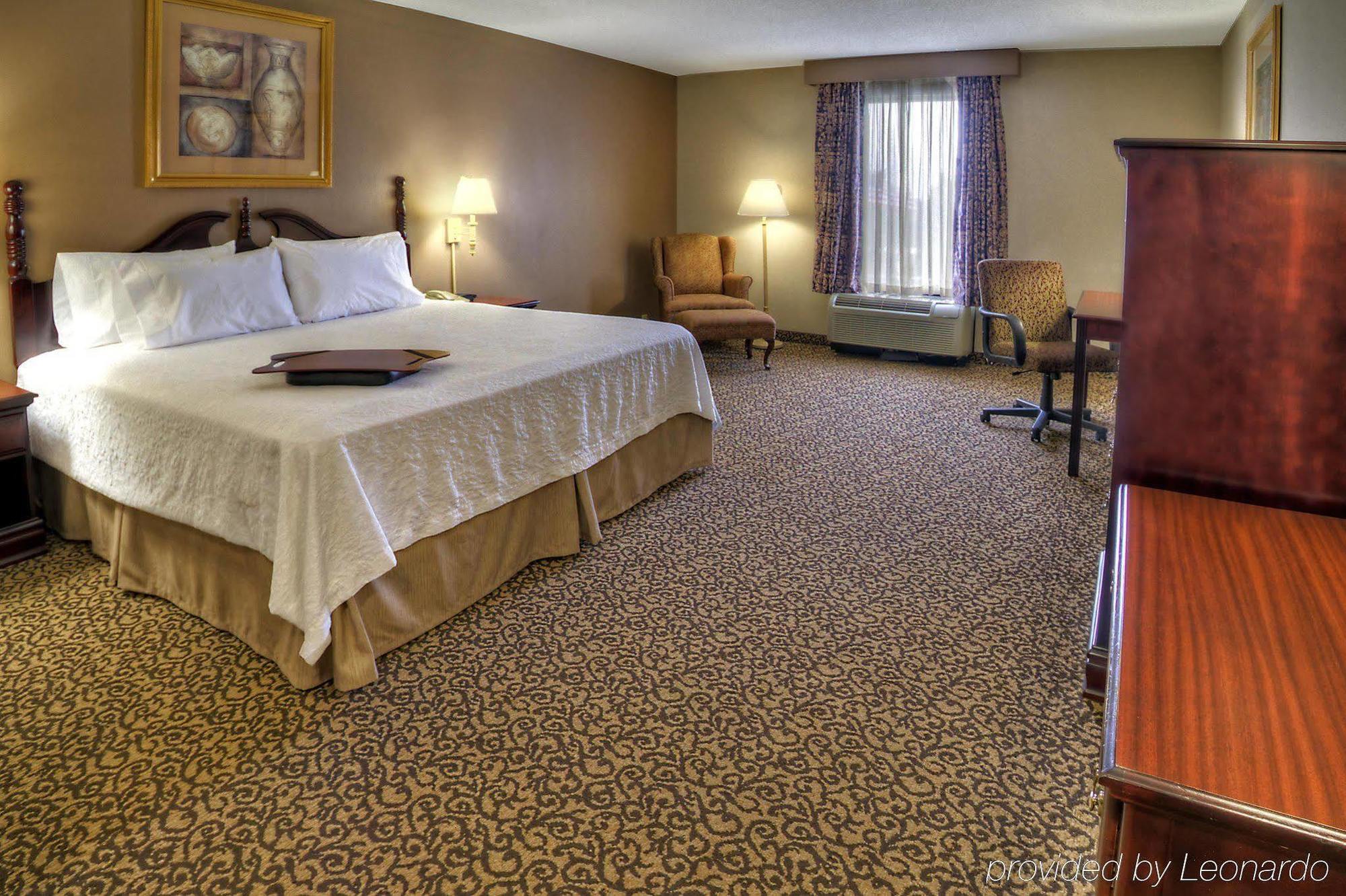 Hampton 3*